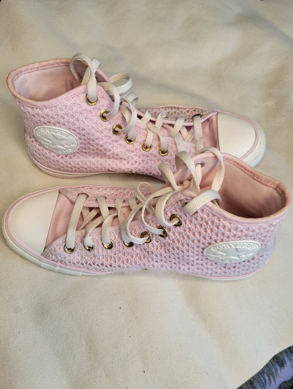 Converse Chuck Taylor All Star Pink Crochet Knit High Tops Women’s 9.5
